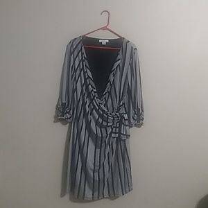 Sale!!!   "Liz Claiborne" size L  black/red dress